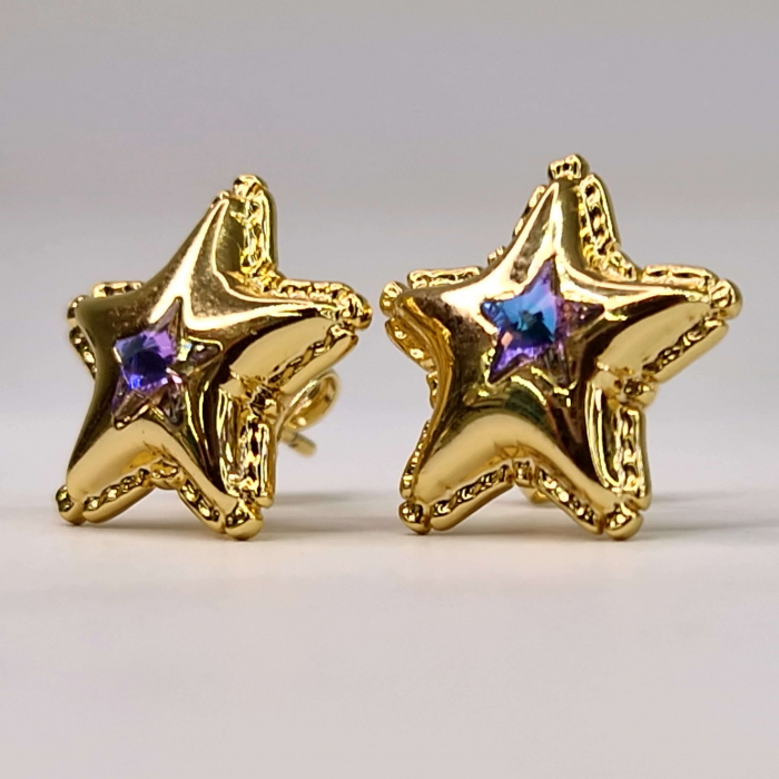 Cercei cu surub in forma de stea placati cu aur de 14k si incrustati cu un cristal multicolor in centru [5]