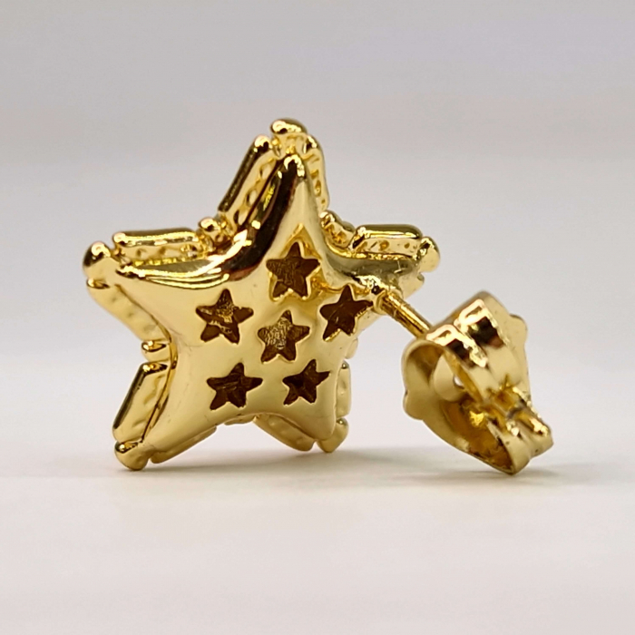 Cercei cu surub in forma de stea placati cu aur de 14k si incrustati cu un cristal multicolor in centru [4]