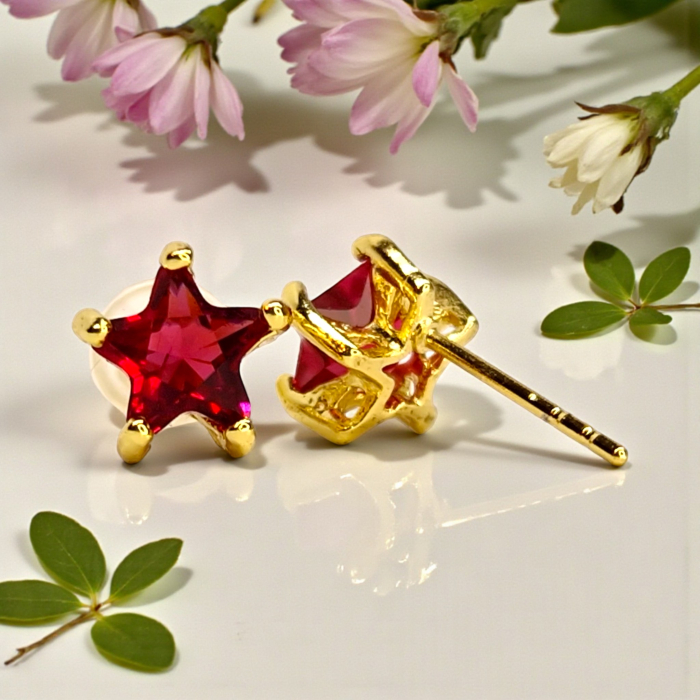 Cercei Yarisha placati cu aur cu cristale roșii în formă de stea [8]