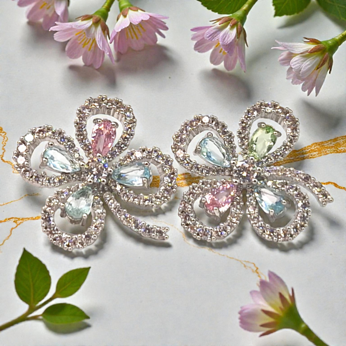 Cercei Elysee placați cu rodiu cu zirconii pastelate în formă de floare [2]