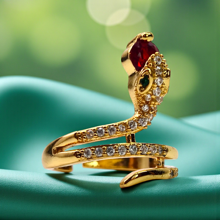 Inel reglabil placat cu aur de 14k in forma de sarpe incrustat cu cristale albe si un cristal rosu in gura [2]