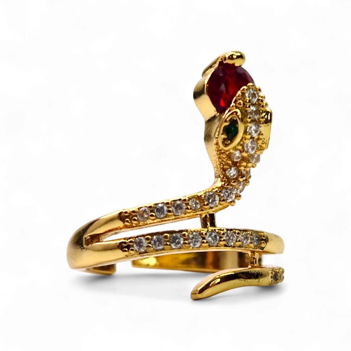 Inel reglabil placat cu aur de 14k in forma de sarpe incrustat cu cristale albe si un cristal rosu in gura [1]
