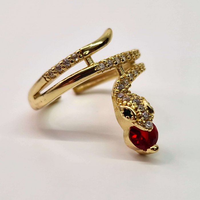Inel reglabil placat cu aur de 14k in forma de sarpe incrustat cu cristale albe si un cristal rosu in gura [6]
