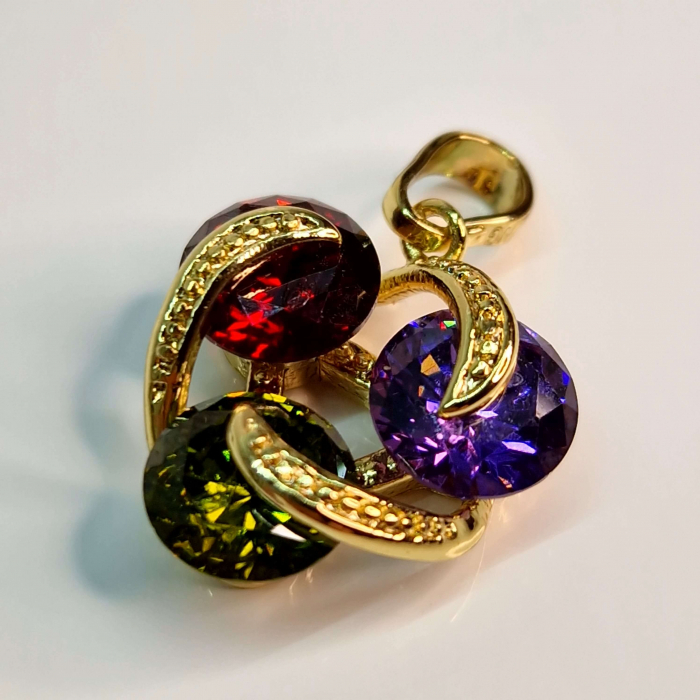 Pandantiv placat cu aur de 14k decorat cu 3 cristale mari multicolore din zirconiu [2]