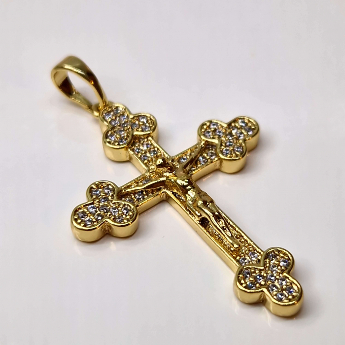 Pandantiv in forma de cruciulita placat cu aur de 14k si incrustat cu cristale albe din zirconiu [5]
