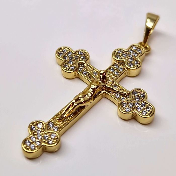 Pandantiv in forma de cruciulita placat cu aur de 14k si incrustat cu cristale albe din zirconiu [2]