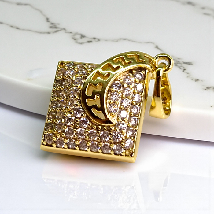 Pandantiv Miruna placat cu aur cu pătrat pavé și arc sculptat [2]