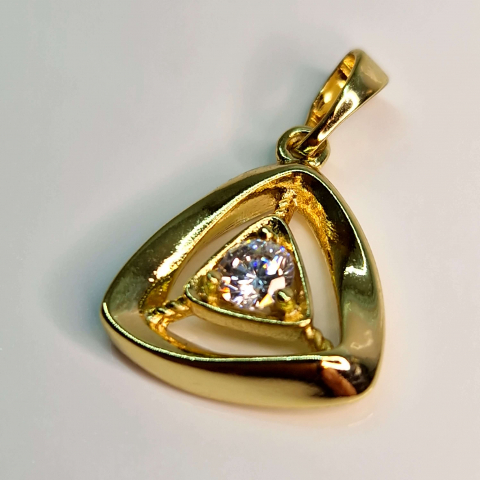 Pandantiv Olivia placat cu aur de 14k cu un cristal alb central din zirconiu [6]