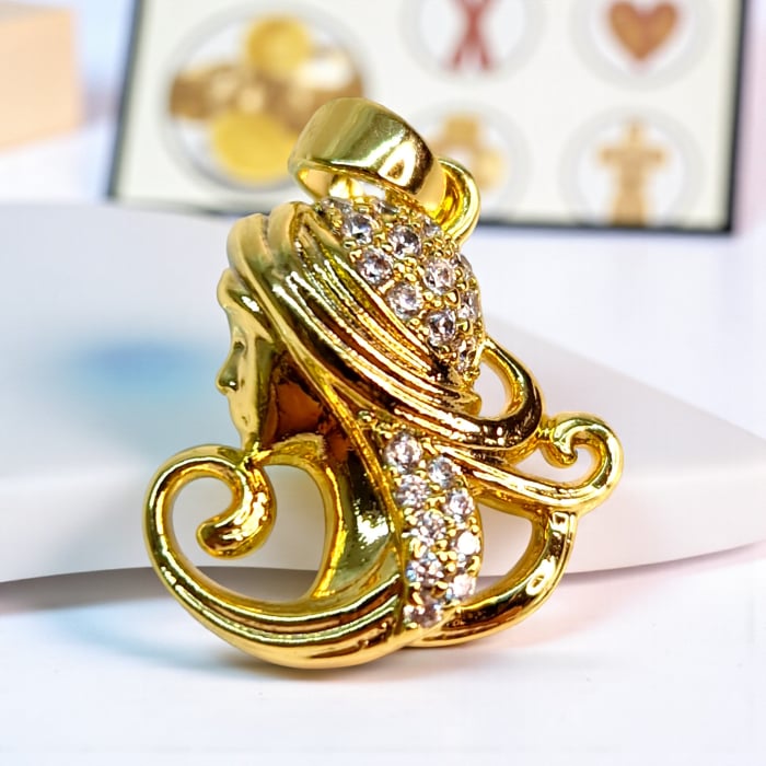 Pandantiv in forma de chip de femeia placat cu aur de 14k si incrustat cu cristale din zirconiu albe [4]