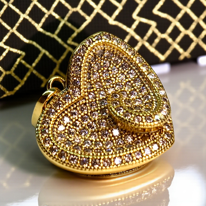 Pandantiv Ramya placat cu aur cu două inimi suprapuse pavate cu zirconii [6]