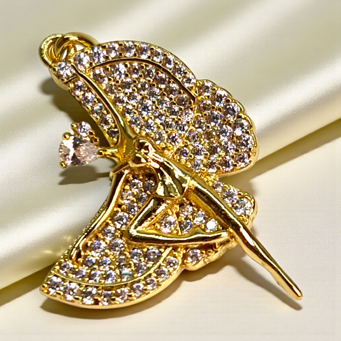 Pandantiv Tania placat cu aur cu zână și aripi pavate în zirconii [6]