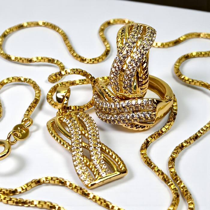 Set placat cu aur Andra cu model împletit și zirconii albe [4]