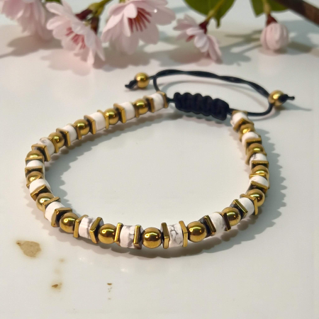 Brățară Lidia cu Howlit alb și accesorii aurii placate cu aur [1]