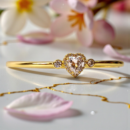 Bratara dama placata cu aur galben de 14K impodobita cu un cristal central in forma de inima din zirconiu transparent [3]