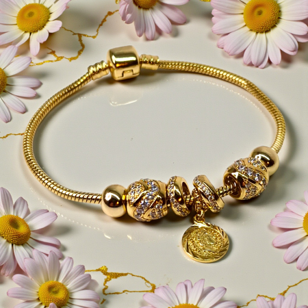 Bratara deosebita gen Pandora placata cu aur de 18k cu pandante impodobite cu cirstale din zirconiu [1]