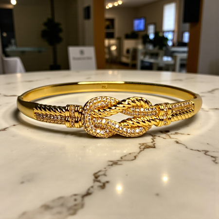 Brățară placată cu aur Amelia cu nod împletit și zirconii [1]