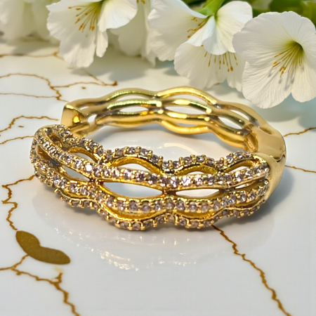 Cerceii Kristy placati cu aur de 18k incrustati cu cristale din zirconiu albe [5]