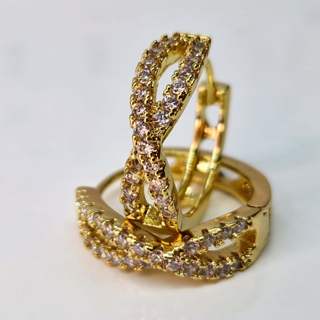 Cercei rotunzi placati cu aur de 14k cu semnul infinitului incrustat cu cristale albe zirconiu [4]