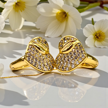 Cercei cu tortita in forma de inima placati cu aur de 14k si incrustati cu cristale albe zirconiu [3]