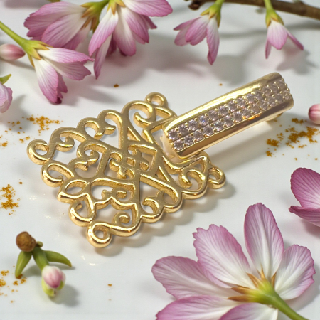 Cercei deosebiti placati cu aur de 14k cu cristale albe zirconiu si placuta cu model filigram [5]