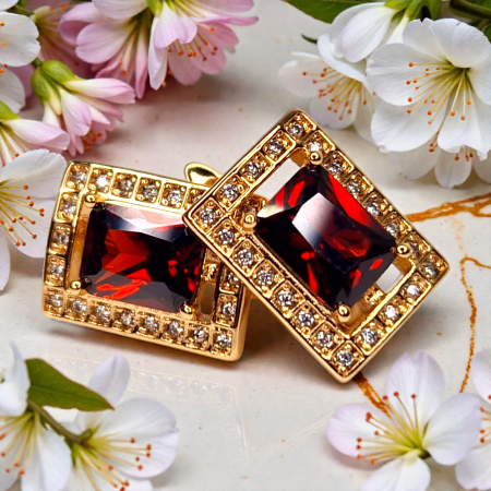 Cercei cu cristal rosu si zirconii albe placat cu aur de 18k [1]