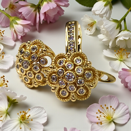 Cercei in forma de floare placati cu aur galben de 14k si incrustati cu cristale zirconiu transparente [3]