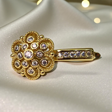 Cercei in forma de floare placati cu aur galben de 14k si incrustati cu cristale zirconiu transparente [5]