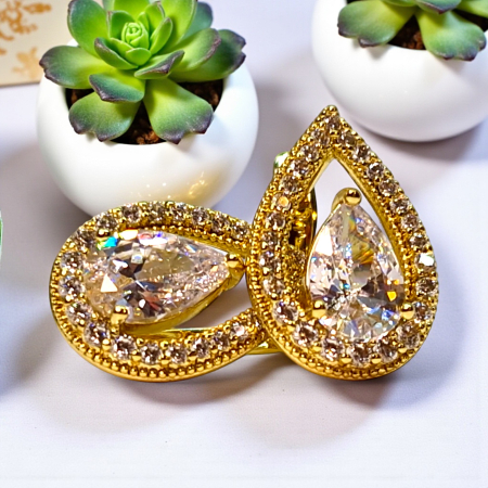 Cercei placați cu aur Francesca White în formă de lacrimă cu cristal mare [7]