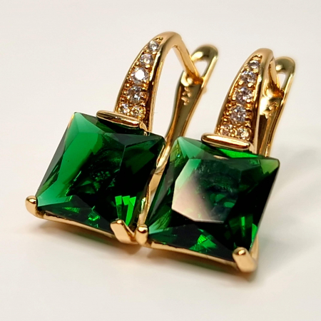 Cercei placați cu aur - Cercei placati cu aur roz de 18k cu un cristal mare verde si zirconii albe