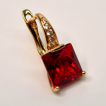 Cercei cu tortita placati cu aur de 18k cu un cristal patrat rosu si zirconii albe [5]