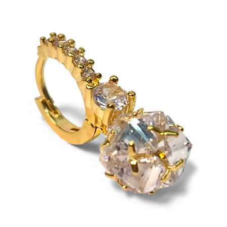 Cerceii Kirra placati cu aur de 14k incrustati cu cristale albe din zirconiu [6]