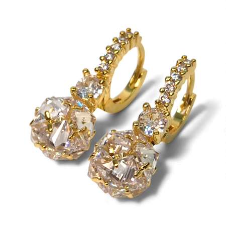 Cerceii Kirra placati cu aur de 14k incrustati cu cristale albe din zirconiu [2]