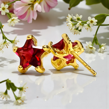 Cercei Yarisha placati cu aur cu cristale roșii în formă de stea [3]