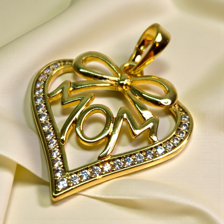 Pandantiv Sonia placat cu aur cu inimă, fundiță și mesaj „Mom” [1]