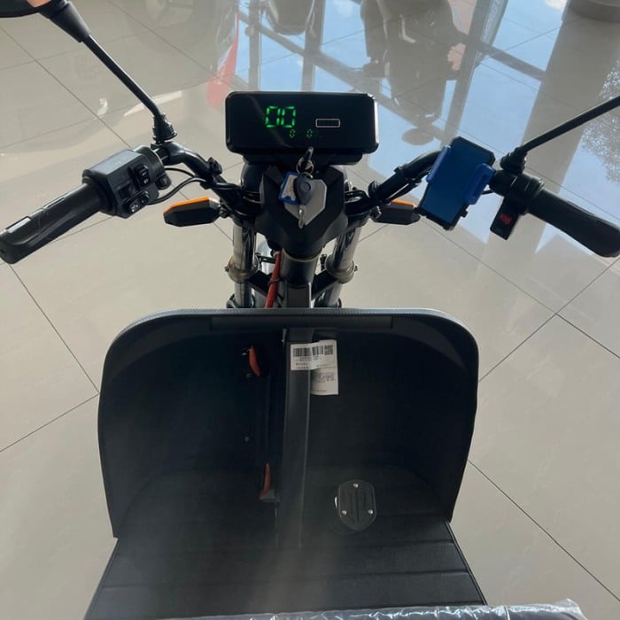 Triciclu electric de marfa basculabil, 2300W, viteza 25km/h, baterii 20Ah, nu necesita permis, AMR 200 [11]