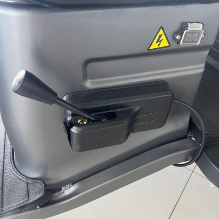 Triciclu electric de marfa basculabil, 2300W, viteza 25km/h, baterii 20Ah, nu necesita permis, AMR 200 [2]