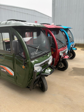 Triciclu electric cu bena si cabina [4]