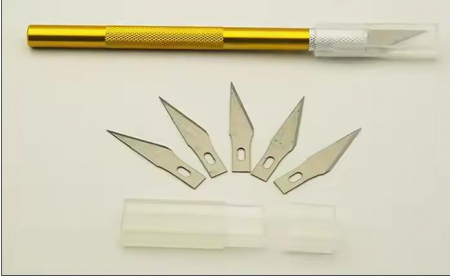 Ustensile - Cutter precizie + Lame rezerva Auriu
