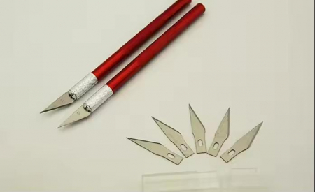 Ustensile - Cutter precizie + Lame rezerva Rosu