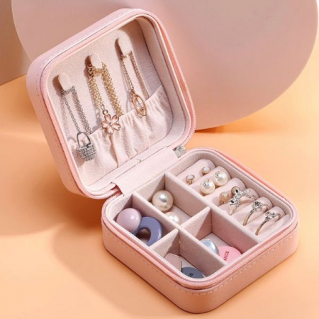 Cutie pentru bijuterii, compartimentata, din piele ecologica, pentru inele, cercei, bratari sau cercei, dimensiuni 10x10x5 cm [1]