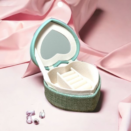 Cutie pentru bijuterii, compartimentata, model inima din vinilin, pentru inele, cercei, bratari sau coliere, dimensiuni 11x9x5m, verde [0]