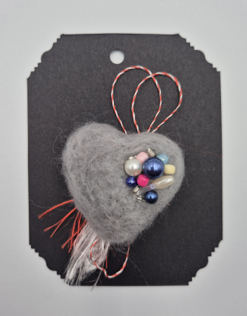 BROȘĂ MĂRȚIȘOR LÂNĂ GRI [1]