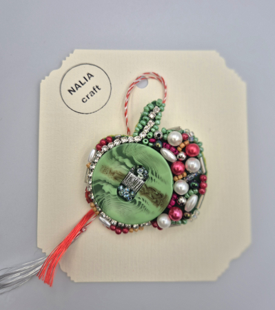 BROȘĂ MĂRȚISOR MĂR VERDE [2]