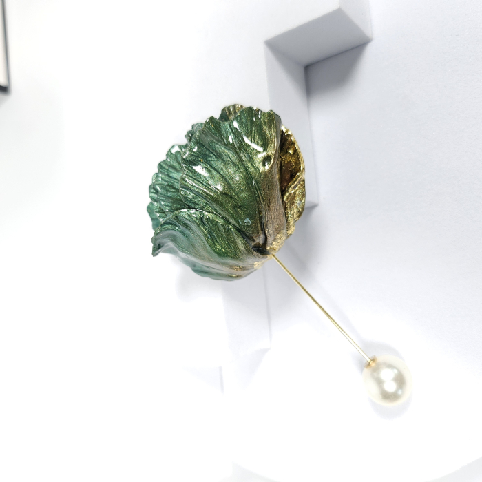 Narru- Brosa handmade din lut polimeric si rasina [2]