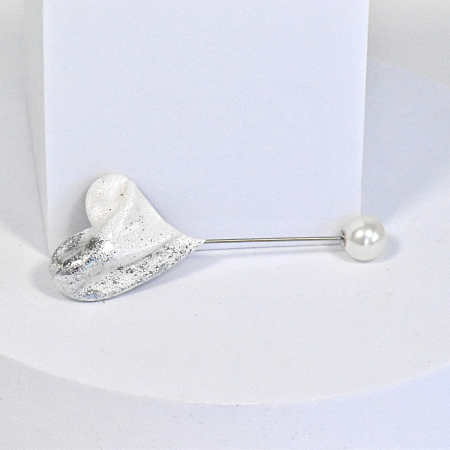 Broșe - Narru- Brosa handmade din lut polimeric si rasina