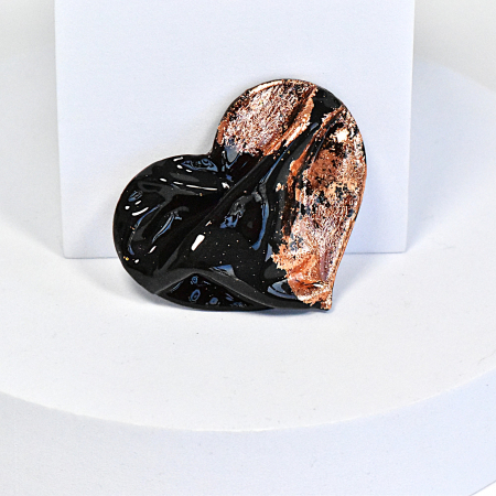 Narru- Brosa handmade din lut polimeric si rasina