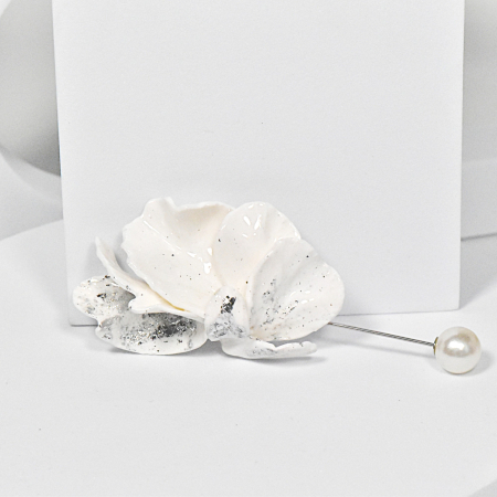 Broșe - Narru- Brosa handmade din lut polimeric si rasina