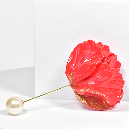 Broșe - Narru- Brosa handmade din lut polimeric si rasina