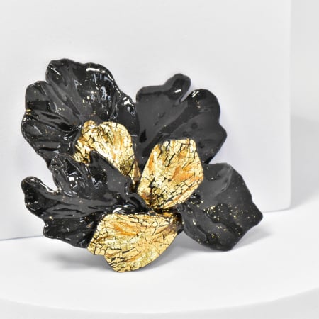 Narru- Brosa handmade din lut polimeric si rasina