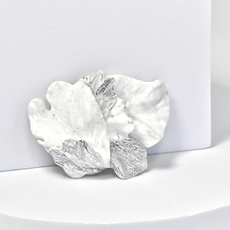 Broșe - Narru- Brosa handmade din lut polimeric si rasina